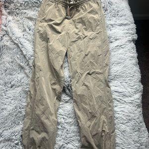 Women’s Lululemon pants